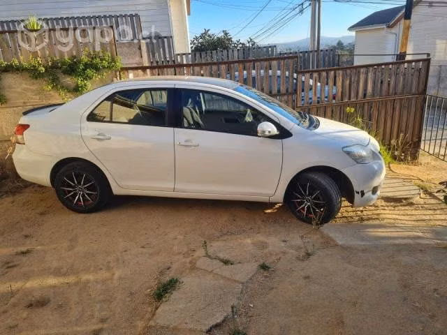 Toyota yaris 2012