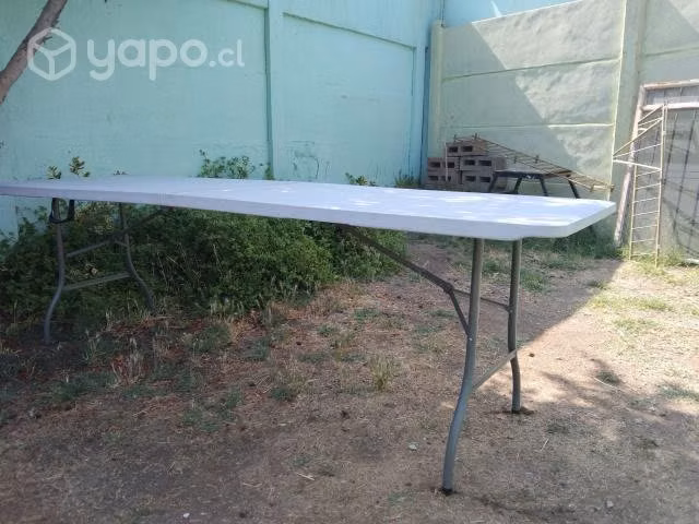 Mesa maleta plástica y sillas para terraza