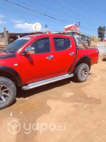 Vendo camioneta Mitsubishi L200 katana