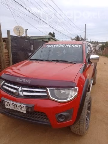 Vendo camioneta Mitsubishi L200 katana