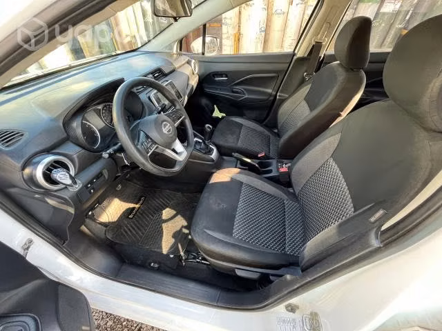 Nissan versa 2020