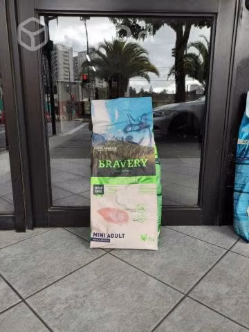 Oferta en Alimento Perro Bravery Mini Adulto Pollo