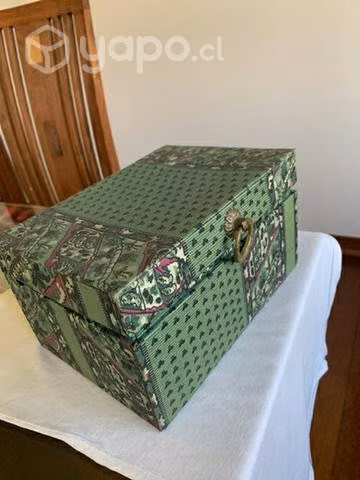 Caja joyero verde con espejo interior