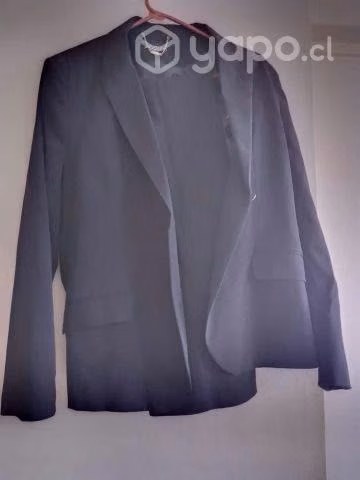 Traje formal completo oscuro