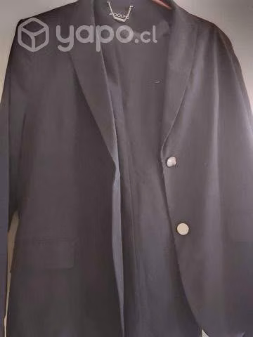 Traje formal completo oscuro