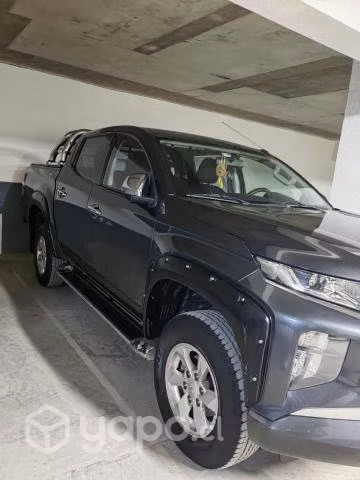 Mitsubishi l200 2021