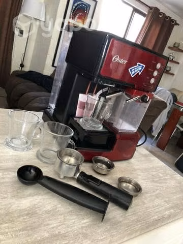 Cafetera Oster Primalatte Roja