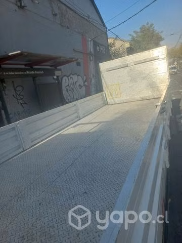 Se vende camion fuson canter 915 euro V con rampa