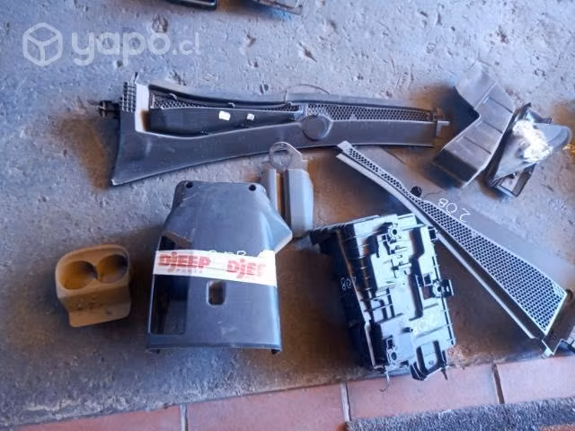 Peugeot 208 cubre marcador cofia tejadilo plastico - Imagen 2