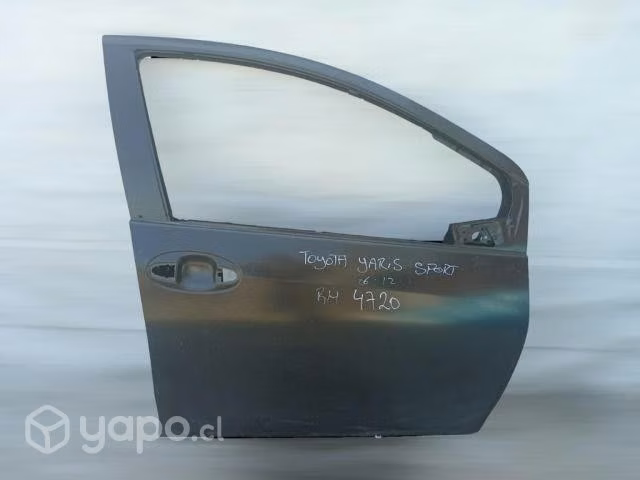 Puerta delantera rh toyota yaris sport 2006-2012