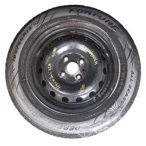 Llanta con neumatico kia rio