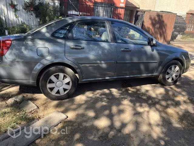 Chevrolet Optra, 2011 - Imagen 2
