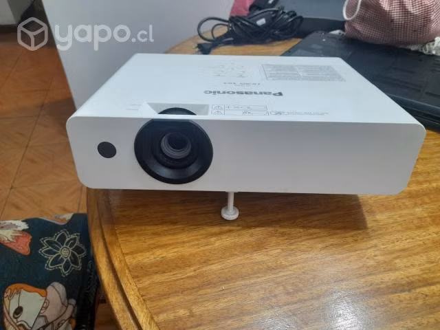 Proyector Panasonic, Semi nuevo