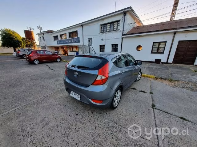 Hyundai accent hatchback año 2020 full - Imagen 4