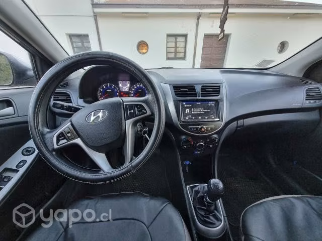 Hyundai accent hatchback año 2020 full - Imagen 3