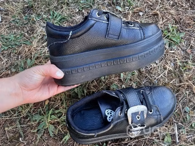 Zapatillas cmoran talla 37 - Imagen 2
