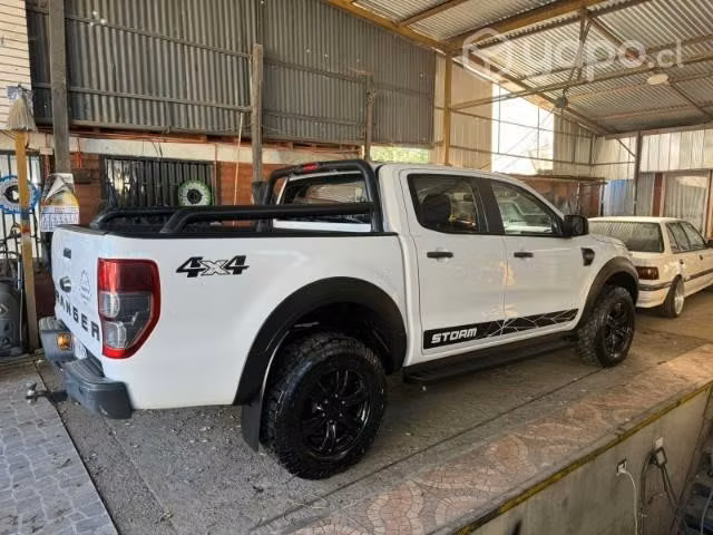Vendo camioneta unico dueño