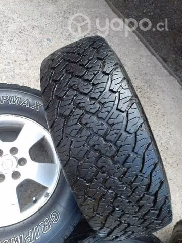 Llantas Navara con neumáticos 70%