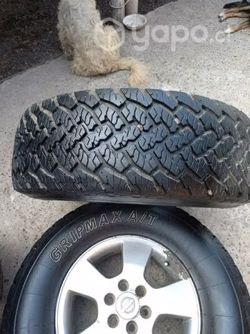 Llantas Navara con neumáticos 70%