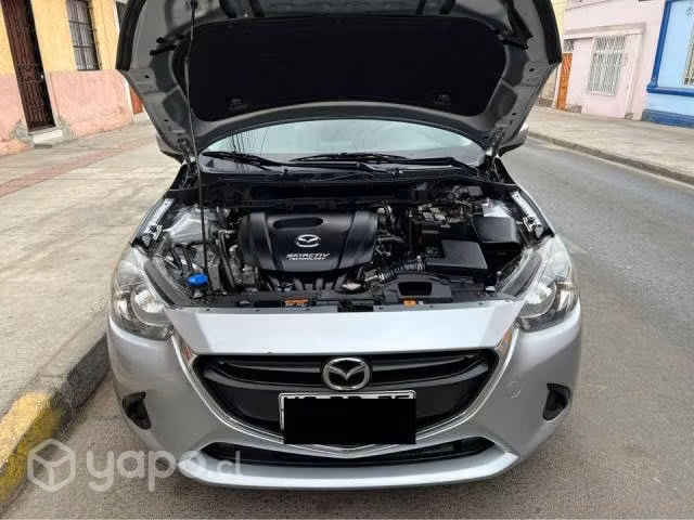 Mazda 2 full equipo 2018