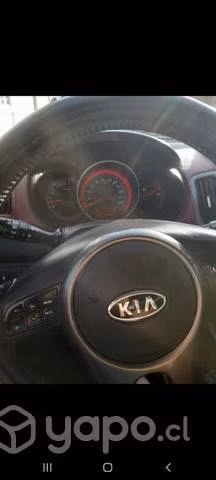 Por traslado Se vende kia forte 2010