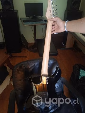 Guitarra electrica yamaha erg 121