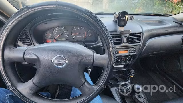 Se vende Nissan sentra - Imagen 4
