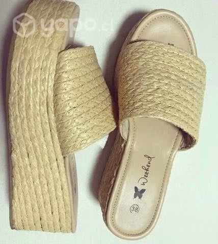 Variedad de sandalias