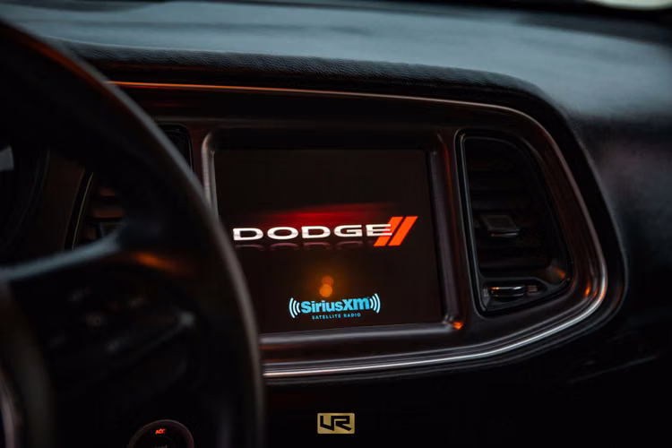 Dodge challenger 2015 SXT varios extras + - Imagen 9