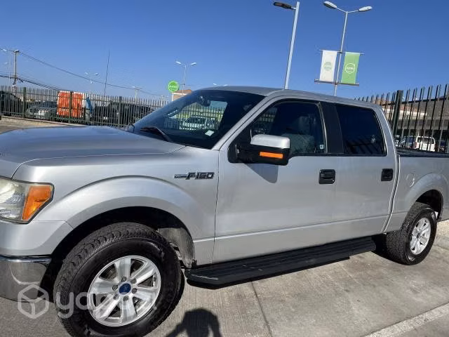 Se vende Ford / F150 DCAB XLT 5.0 2012