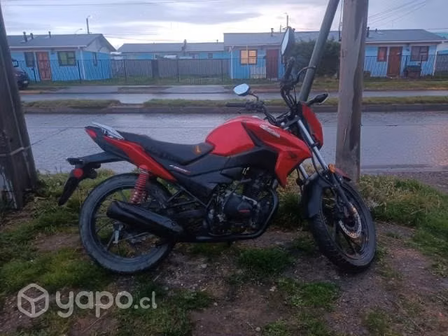 Vendo honda Twister 2021 precio conversable