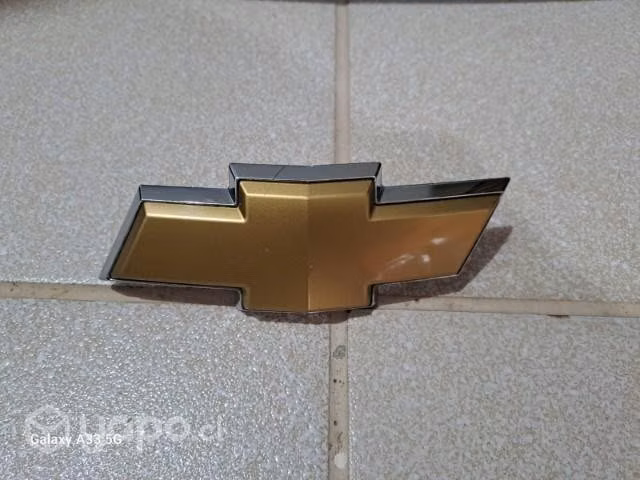 Máscara con emblema y moldura tapabarro chevrolet - Imagen 2