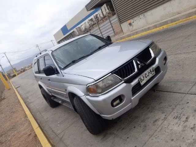 Mitsubishi montero sport 4x4 3.0 bencinero