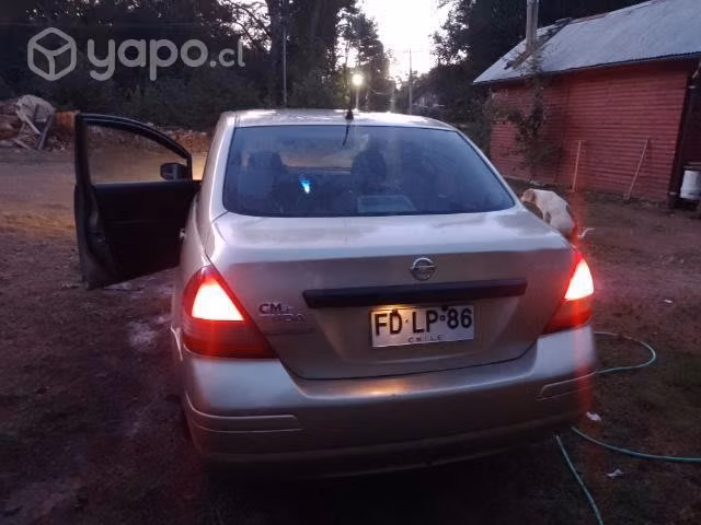 Nissan tiida 1.6 año 2013 - Imagen 3