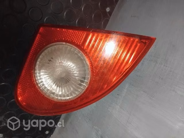 Faro trasero isquierdo toyota corolla