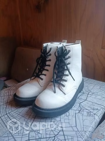 Botines blancos