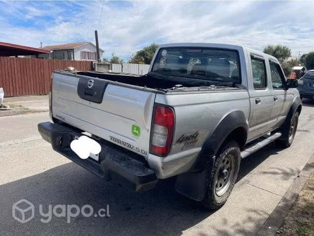 Se vende camioneta Nissan terrano 2014 4x4