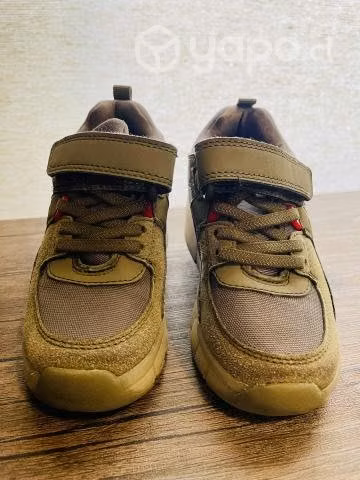 Zapatillas con rueda y luces