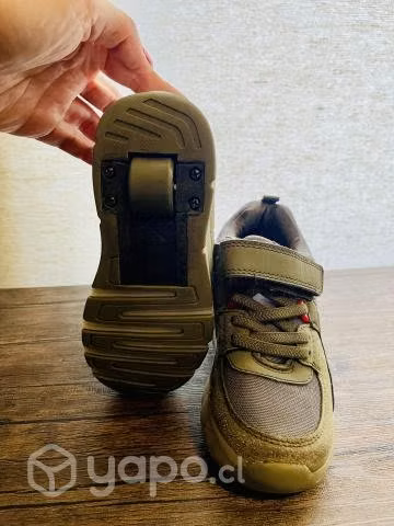 Zapatillas con rueda y luces