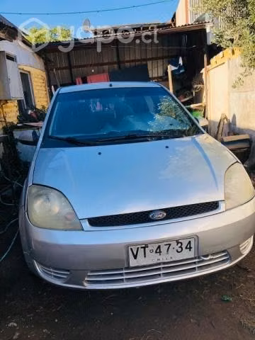 Vehículo Ford fiesta - Imagen 4