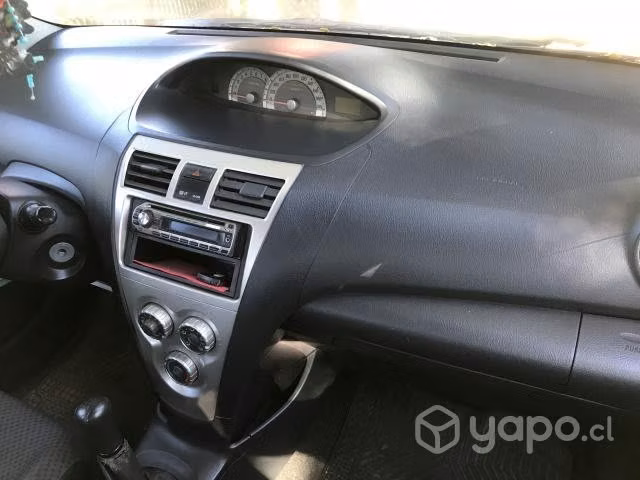 Toyota yaris sedan