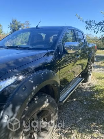 2017 Mitsubishi L200 2.4 TD CD Dakar HP 4WD - Imagen 2