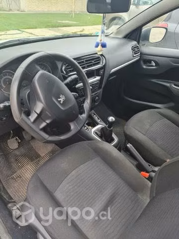 Peugeot 301 año 2015