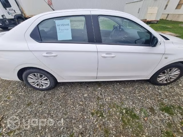 Peugeot 301 año 2015