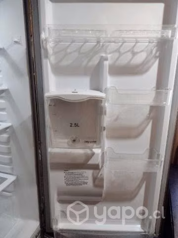 Refrigerador dos puertas semi nuevo