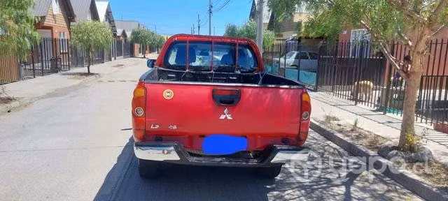 Camioneta Mitsubishi L