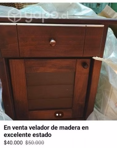 Vendo hermoso velador de madera impecable
