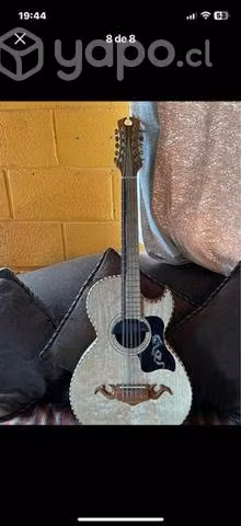 Bajo quinto Leiva
