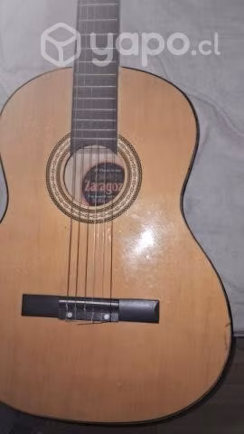 Guitarra marca Zaragoza