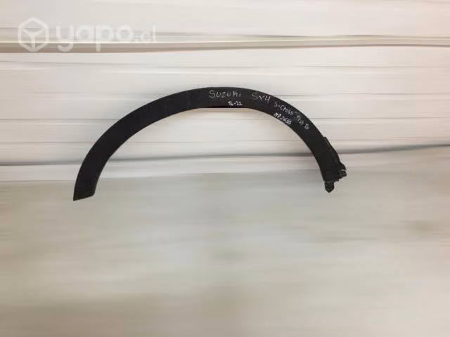 Moldura de rueda trasera rh suzuki sx